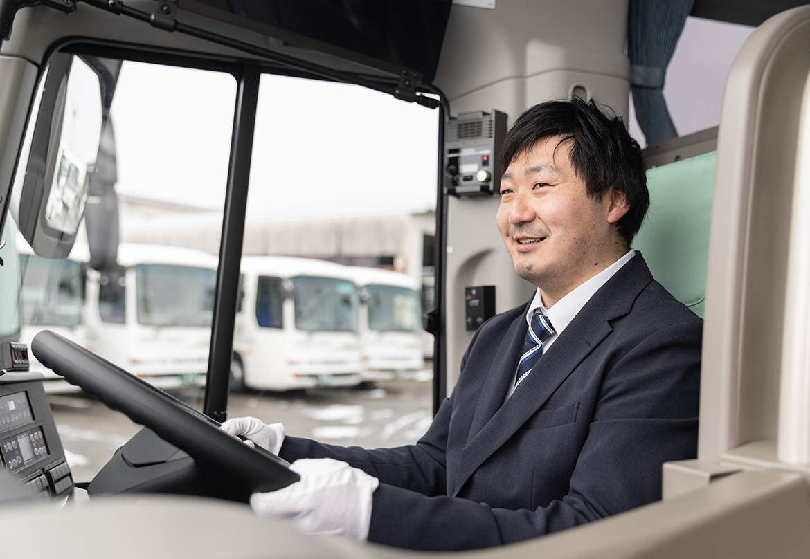 免許がなくても大丈夫！<br />
大型二種免許の入社後取得支援制度あり！